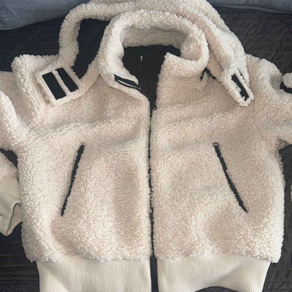 Women’s IVL Cream Sherpa Jacket